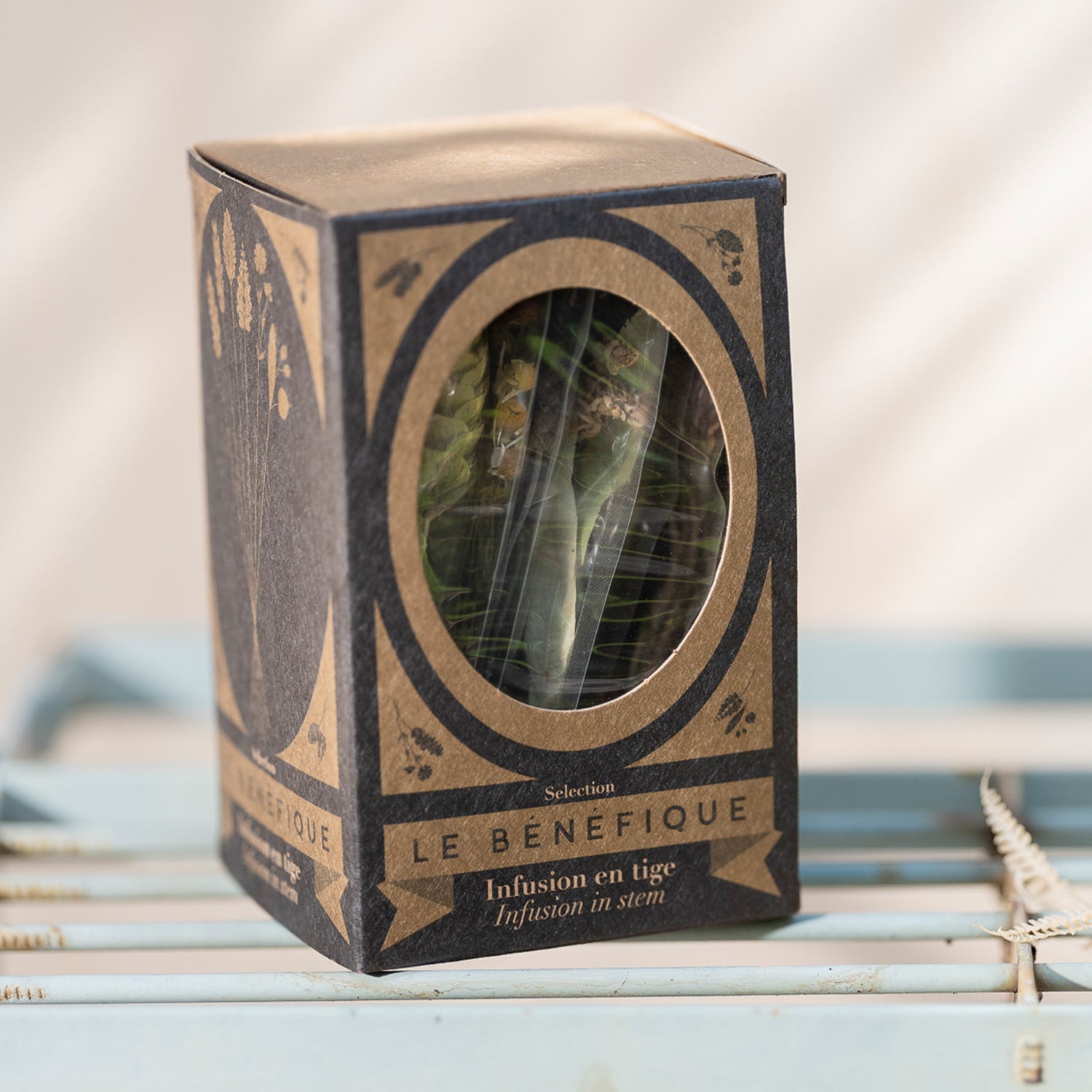 A box of Le Bénéfique infusion tea.