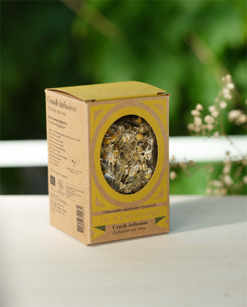 A box of Crush infusion chamomile tea.