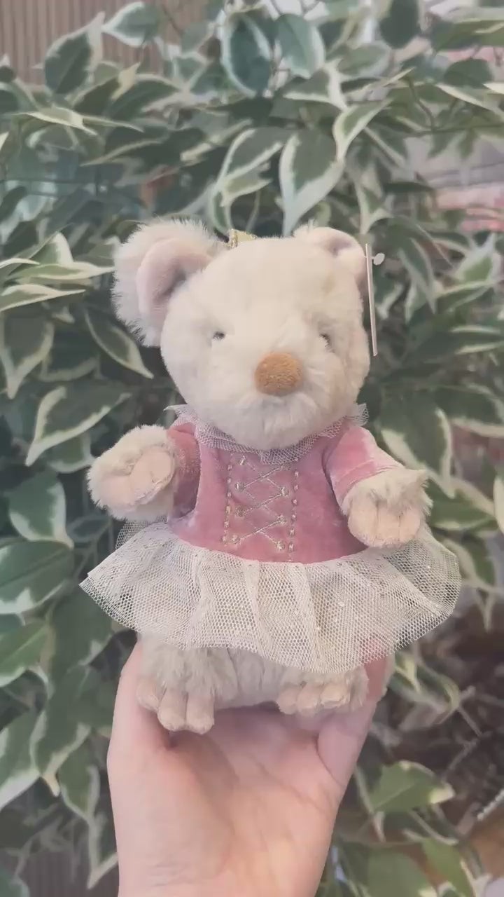 This video has no audio or on-screen text. It shows the product in a short clip demonstrating its appearance and key angles.