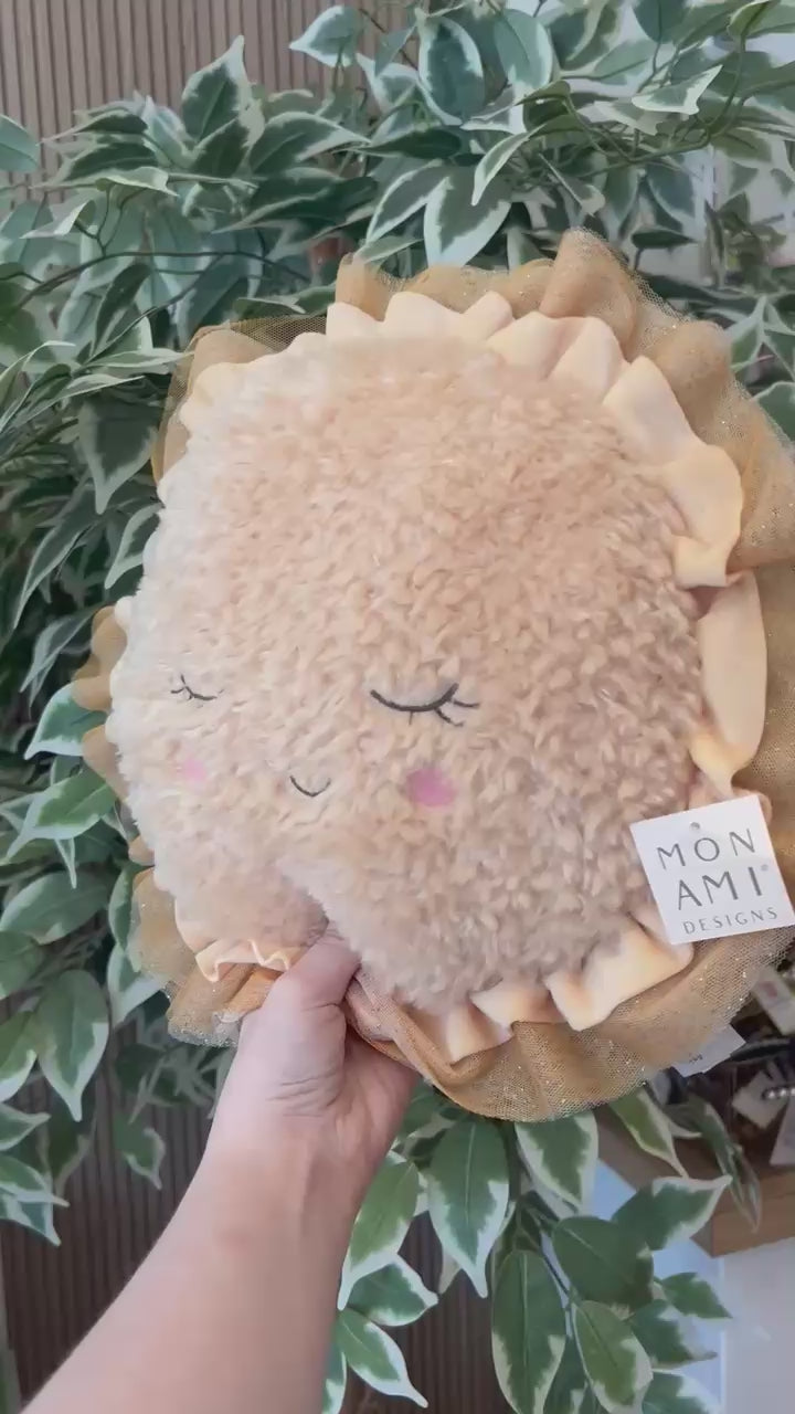 This video has no audio or on-screen text. It shows the product in a short clip demonstrating its appearance and key angles.